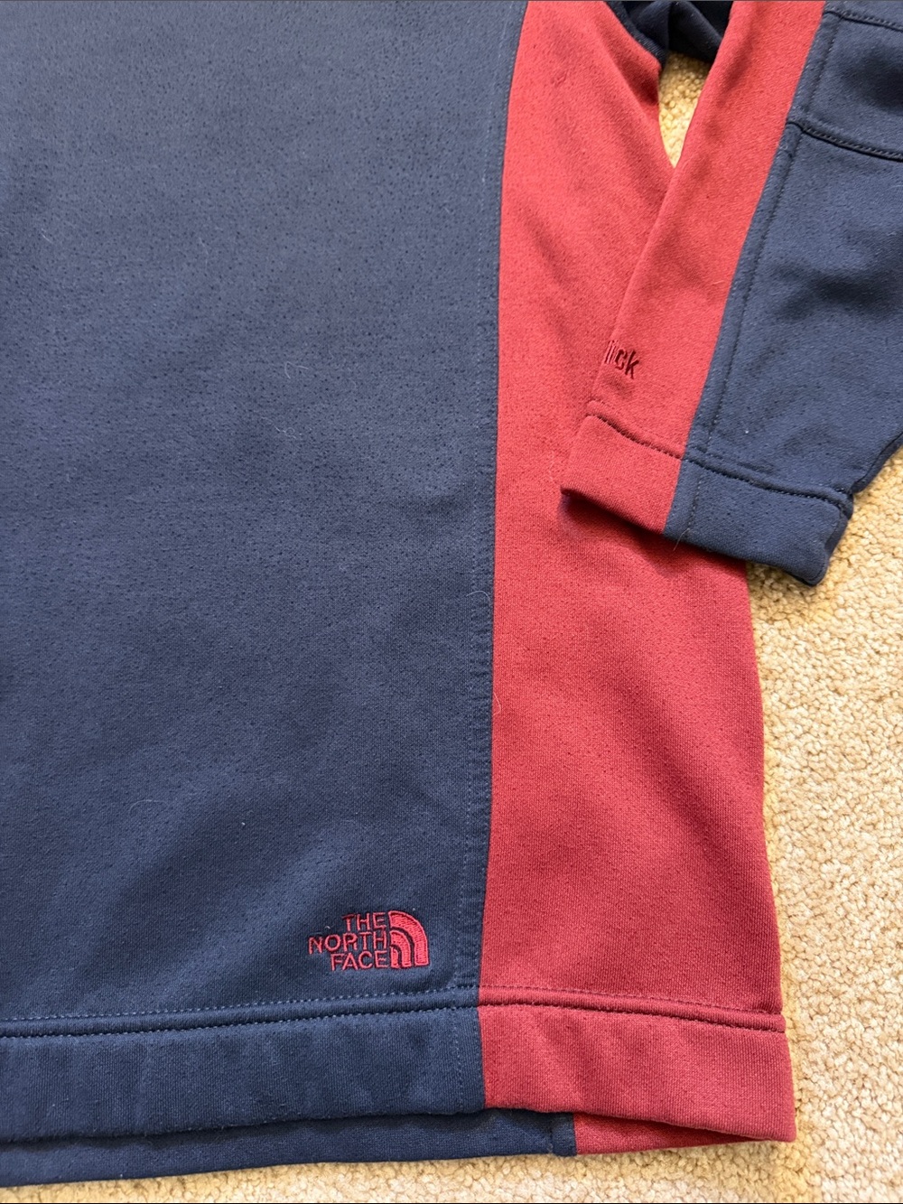 The North Face UltraWick Navy and Burgundy Colorblock Crewneck Men’s Small - Picture 2 of 9